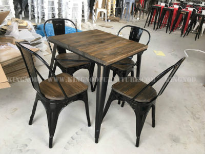 Replica Industrial Restaurant Table Sets Metal Frame Table